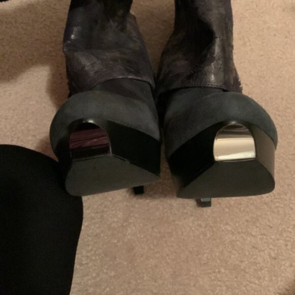 Stella Luna Blue Suede Leather Bootie. - Picture 5 of 8